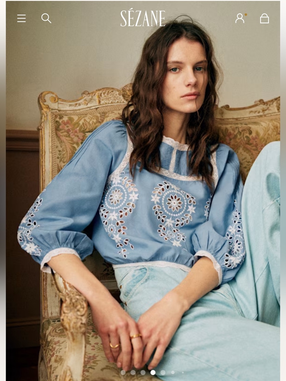 NWT SZ 10 SÉZANE ENEA ECRU CONTRASTING
EMBROIDERY CHAMBRAY BACKGROUND BLOUSE🇫🇷!!